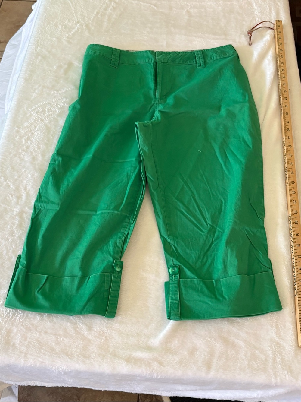 Hannah Green Women’s Capri Pants